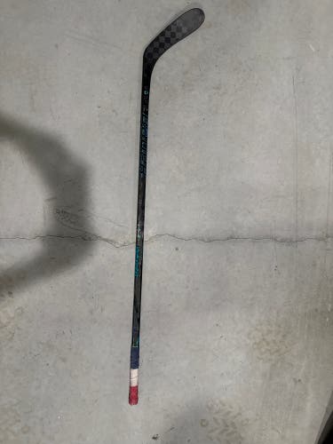 Junior Bauer Twitch Right Handed Hockey Stick P28 40 Flex (Used)
