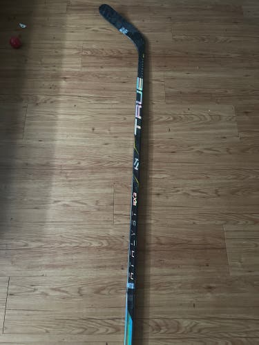 Senior True Catalyst 9x3 Left Hand Hockey Stick P88 70 Flex Pro Stock (Used)
