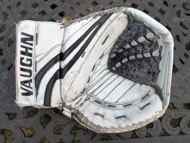 Vaughn Ventus SLR Pro Carbon Goalie Glove, Senior