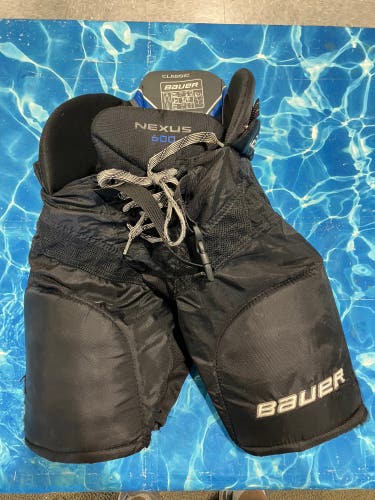 Junior Small Bauer Nexus 600 Hockey Pants (Used)