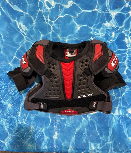Medium Junior CCM Vibe Shoulder Pads (Used)
