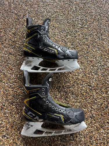 2020 CCM Super Tacks AS3 Pro Hockey Skates Regular Width 7 (Used)