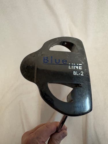 Mallet Blue line 2 Right Handed Putter 34" (Used)