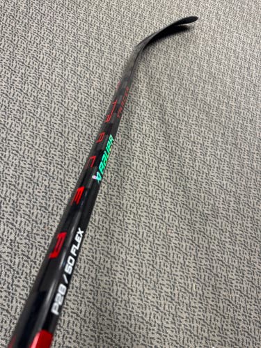Junior Red Bauer Nexus Tracer Left Hand Hockey Stick P28 50 Flex (New)
