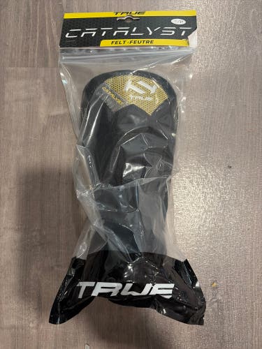 True Catalyst Felt Skate Tongue (Small)