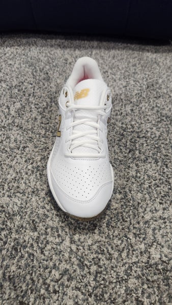 White Women's Size M 8.0 (W 9.0) New Balance Low Top Molded Cleats (New)