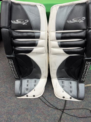 34" Senior Simmons UL 2 Goalie Leg Pads (Used)