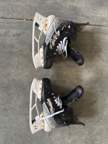 Black/Gray 2021 Bauer Vapor Hyperlite Hockey Skates Regular Width Pro Stock 10.5 (Used)