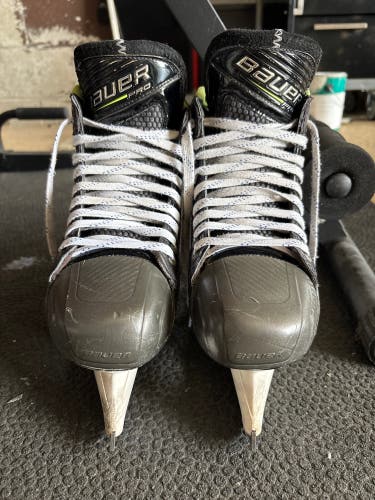 2021 Bauer Elite Hockey Goalie Skates Regular Width 7 (Used)