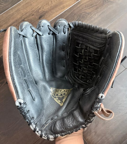 Used Rawlings RS1400 Renegade Series 14" Leather Left Hand Throw Glove Used
