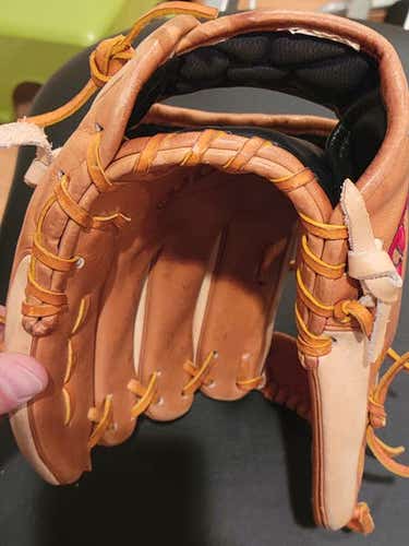 Wilson RH Infield A2000 1786 Baseball Glove 11.5" (Used)