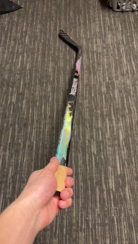 Senior Bauer Vapor Flylite Left Hand Hockey Stick P28M 65 Flex Pro Stock (Used)