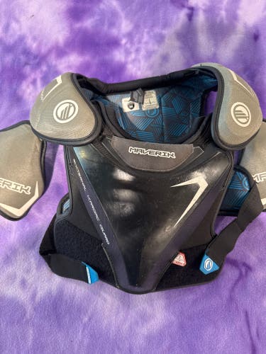 Medium Youth Maverik Charger Shoulder Pads (Used)