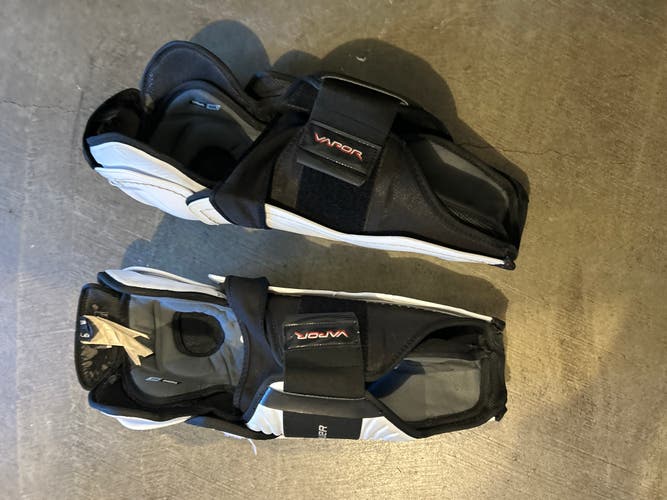 Senior Bauer Vapor Flypro 15" Shin Pads (Used)