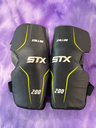 Small Youth STX Stallion 200 Arm Pads (Used)