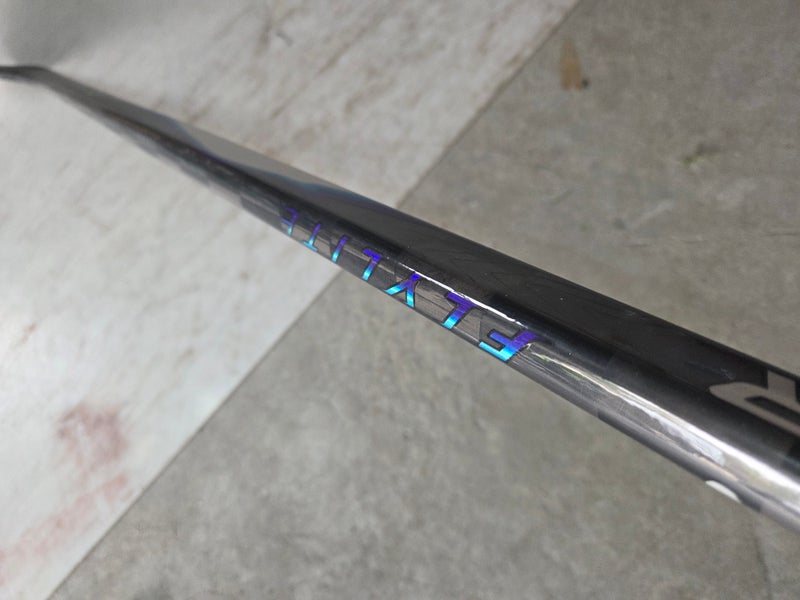Intermediate Bauer Vapor Flylite Left Hand Hockey Stick P92 55 Flex (Used)