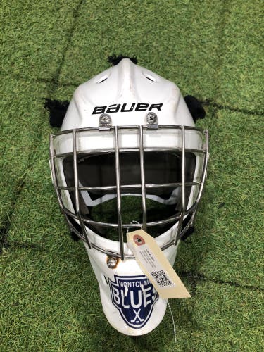White Junior Bauer Profile 940x Goalie Mask (Used)