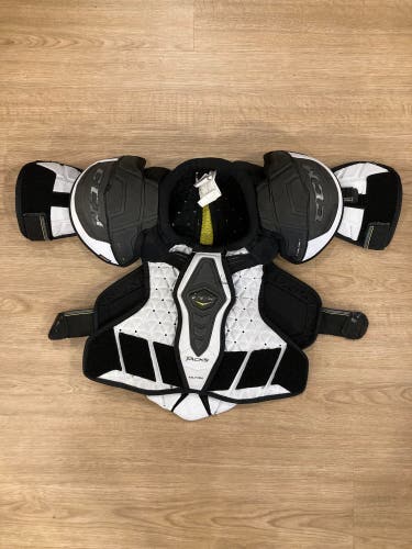 Junior Large CCM Ultra Tacks Shoulder Pads