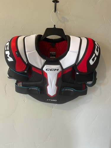 Men's Medium Senior CCM JetSpeed FT680 Shoulder Pads (Used) Excellent Condition