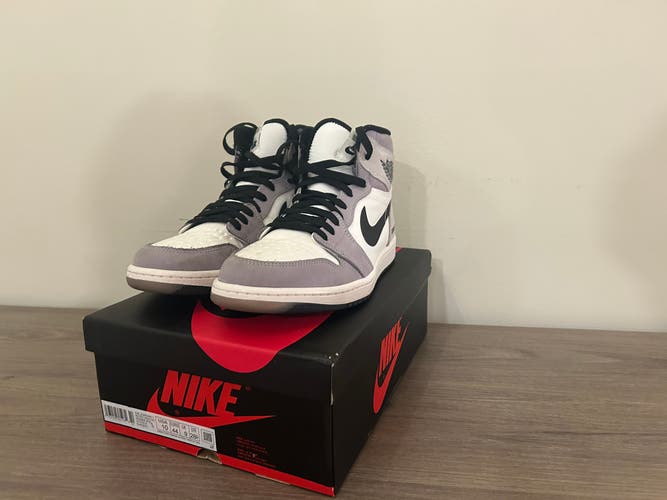 White Unisex Size M 10.0 (W 11.0) Adult Air Jordan 1 High Shoes (Used)