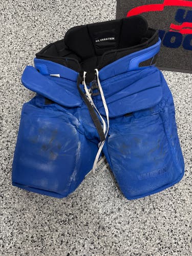 Senior Large Vaughn Velocity VE8 Hockey Goalie Pants (Used)