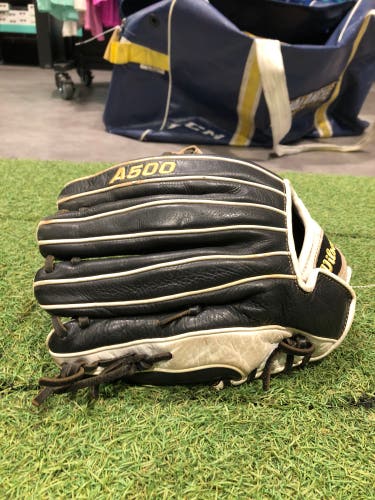 Wilson A500 RH Pitcher's Baseball Glove 12" (Used)