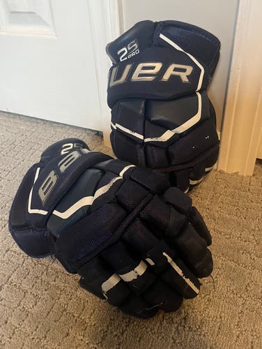 NCAA Bauer Supreme 2S Pro Gloves 13" Pro Stock