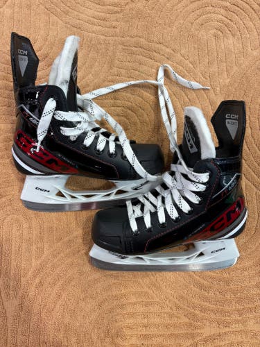 Youth CCM JetSpeed FT680 Hockey Skates Regular Width 13.5 (Used)