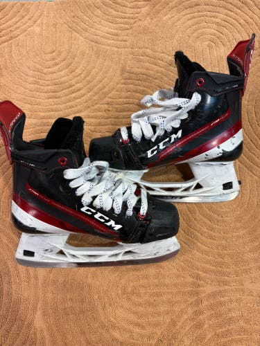 Senior CCM JetSpeed XTRA PLUS Hockey Skates Regular Width 7 (Used)