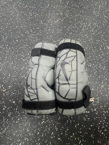 Used Nike VAPOR LT Lacrosse Arm Pads/Guards Grey Youth 11849-S000039038