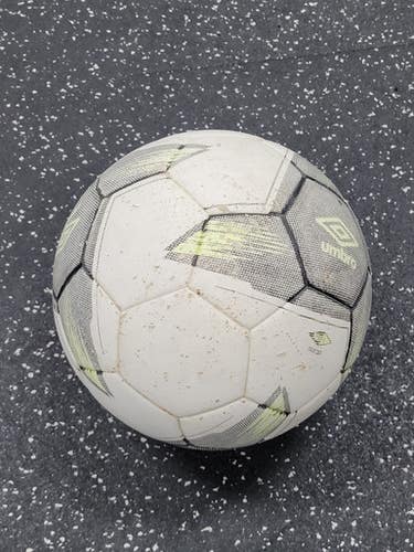 Used Umbro TRI STAR All Size Soccer Ball White 4 11849-S000039014