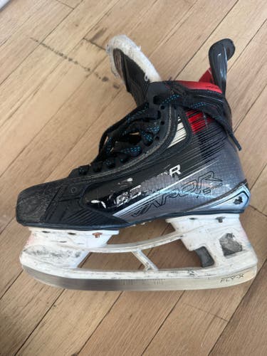 Bauer Vapor X5 Pro Hockey Skates Regular Width Size 3.5 (Used)