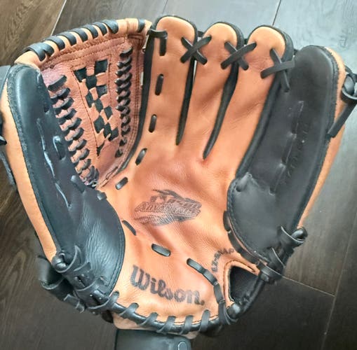 Excellent Condition Wilson A500 Advantage 12"  Leather A0500 A12 Baseball Glove Right Hand Throw