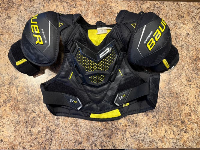 Medium Intermediate Bauer Supreme 3S Shoulder Pads (Used)