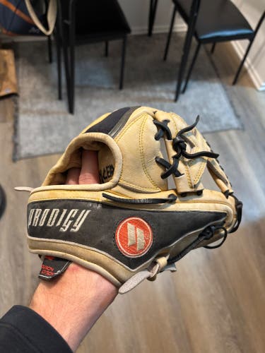 Worth Prodigy RH Baseball Glove 11.5" (Used)