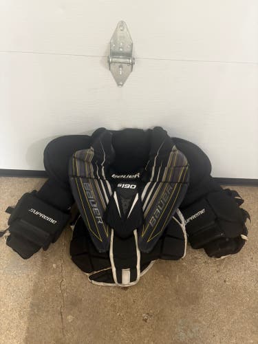 Medium Bauer Supreme S190 Goalie Chest Protector (Used)