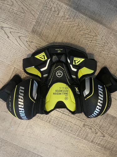 Small / Medium Youth Warrior Alpha DX Shoulder Pads (Used)