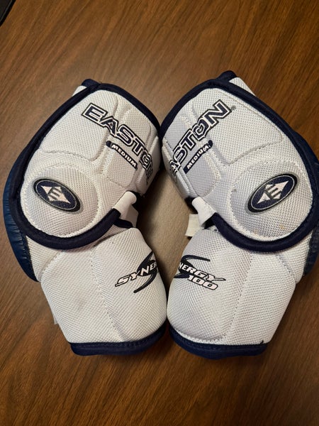 Senior Medium Easton Synergy 100 Elbow Pads (Used)