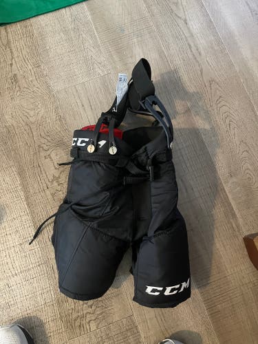 Youth Small CCM QLT Hockey Pants (Used)