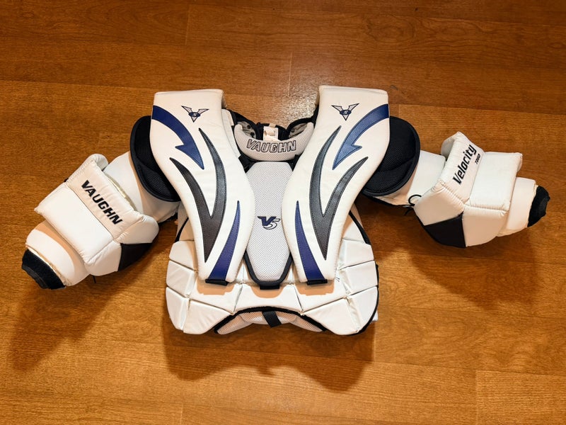 Junior XXL Vaughn Velocity V5 7260 Goalie Chest Protector chestie (barely Used)