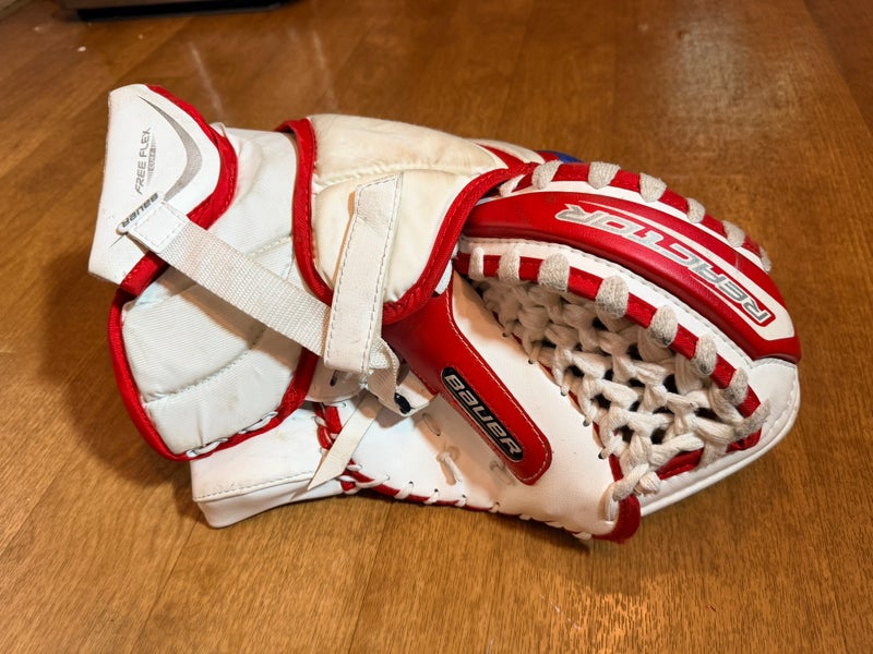 Bauer Reactor 4000 Senior goalie glove catch glove in great condition (barely Used) red white blue