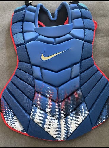 Nike Diamond Elite Catchers Chest
Protector 18 Red White And Blue