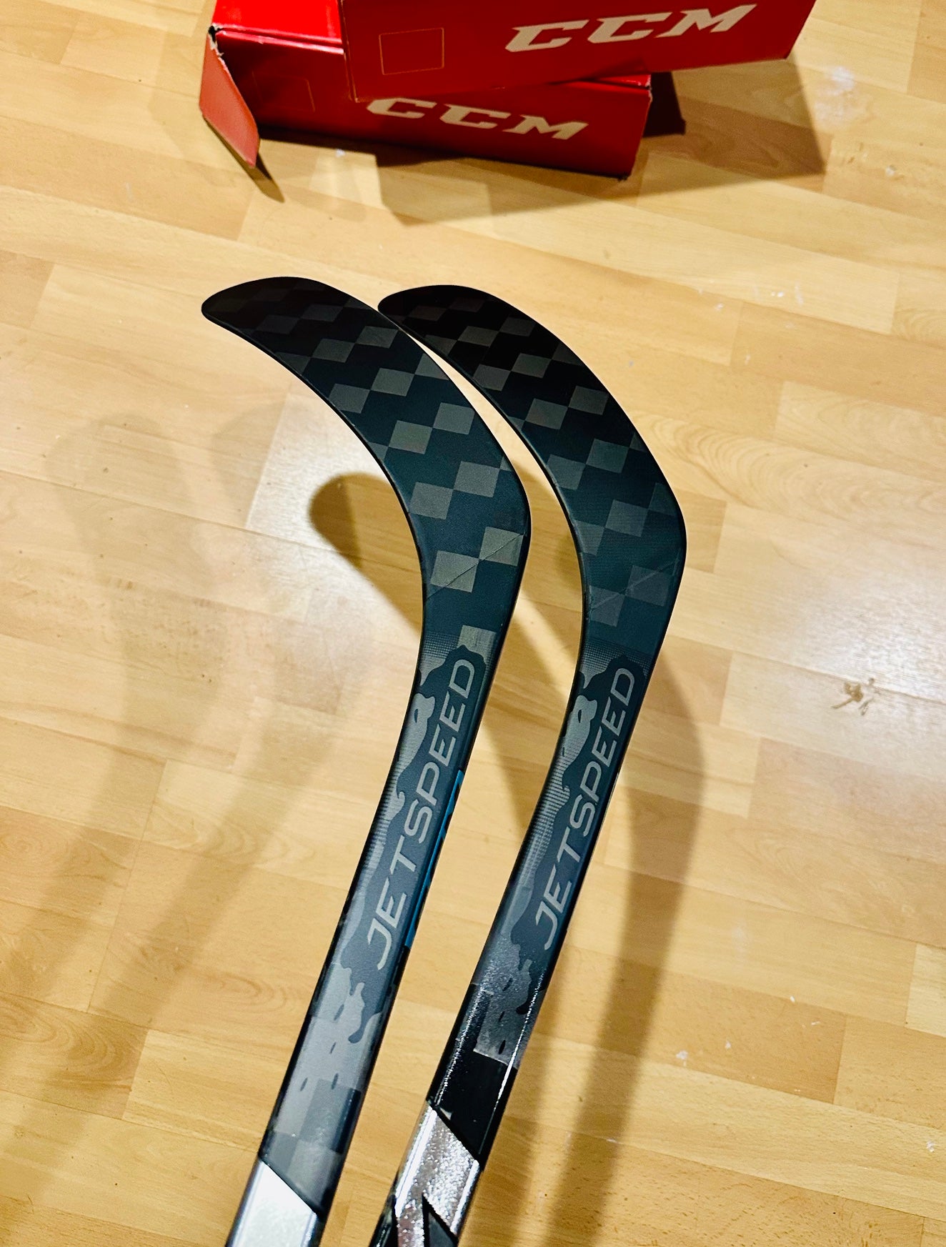New! 2 pack! 2 x CCM FT9 Pro 65 Flex P29 Right Hand Hockey Sticks 