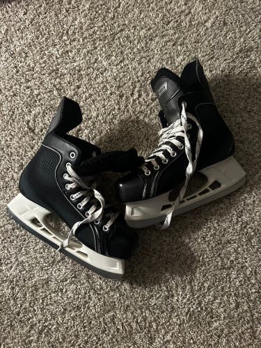 Black 2007 Bauer Supreme One05 Hockey Skates Regular Width 9.5 (Used)
