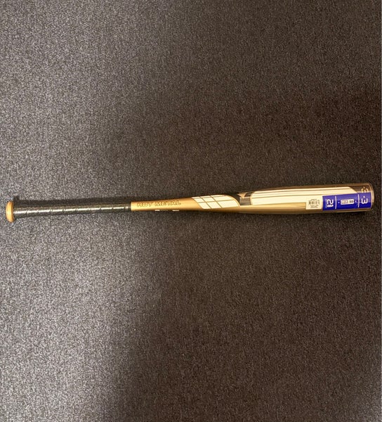 2026 Mizuno Hot Metal Alloy BBCOR Certified Bat (-3) 33 inches (New)