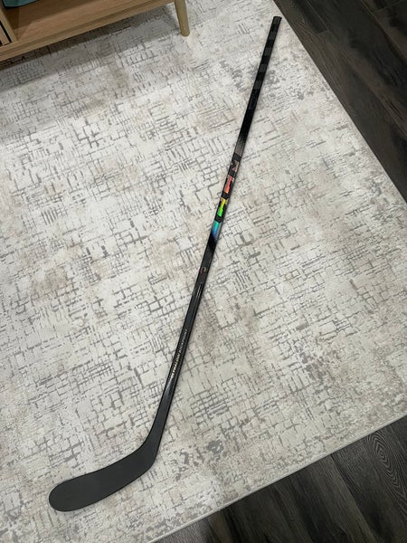 Senior CCM Ribcor Trigger 10 Pro Right Handed Hockey Stick P28 75 Flex (New)