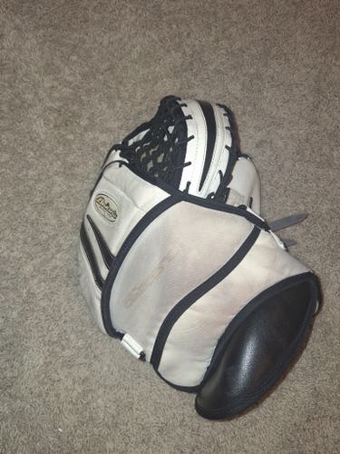 Brian's Netzero GOALIE GLOVE INTERMEDIATE Regular Pro Stock (Used)