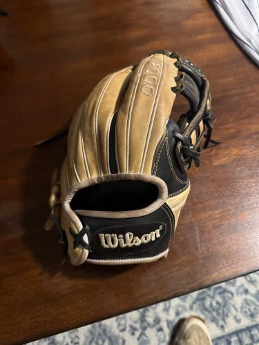 Wilson A2000 RH Infield Baseball Glove 11.5" (Used)