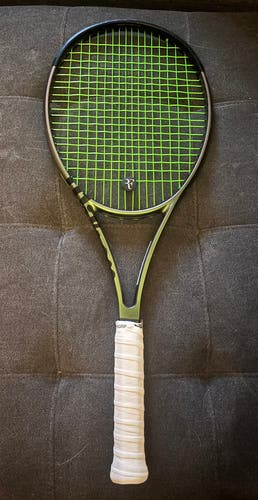 Wilson Blade 98 v8 Tennis Racquet (Used)