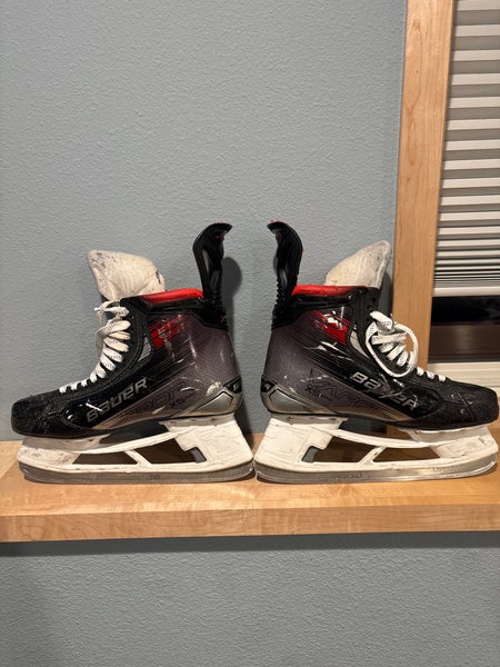 2023 Bauer Vapor X5 Pro Hockey Skates Extra Wide Width 10.5 (Used)